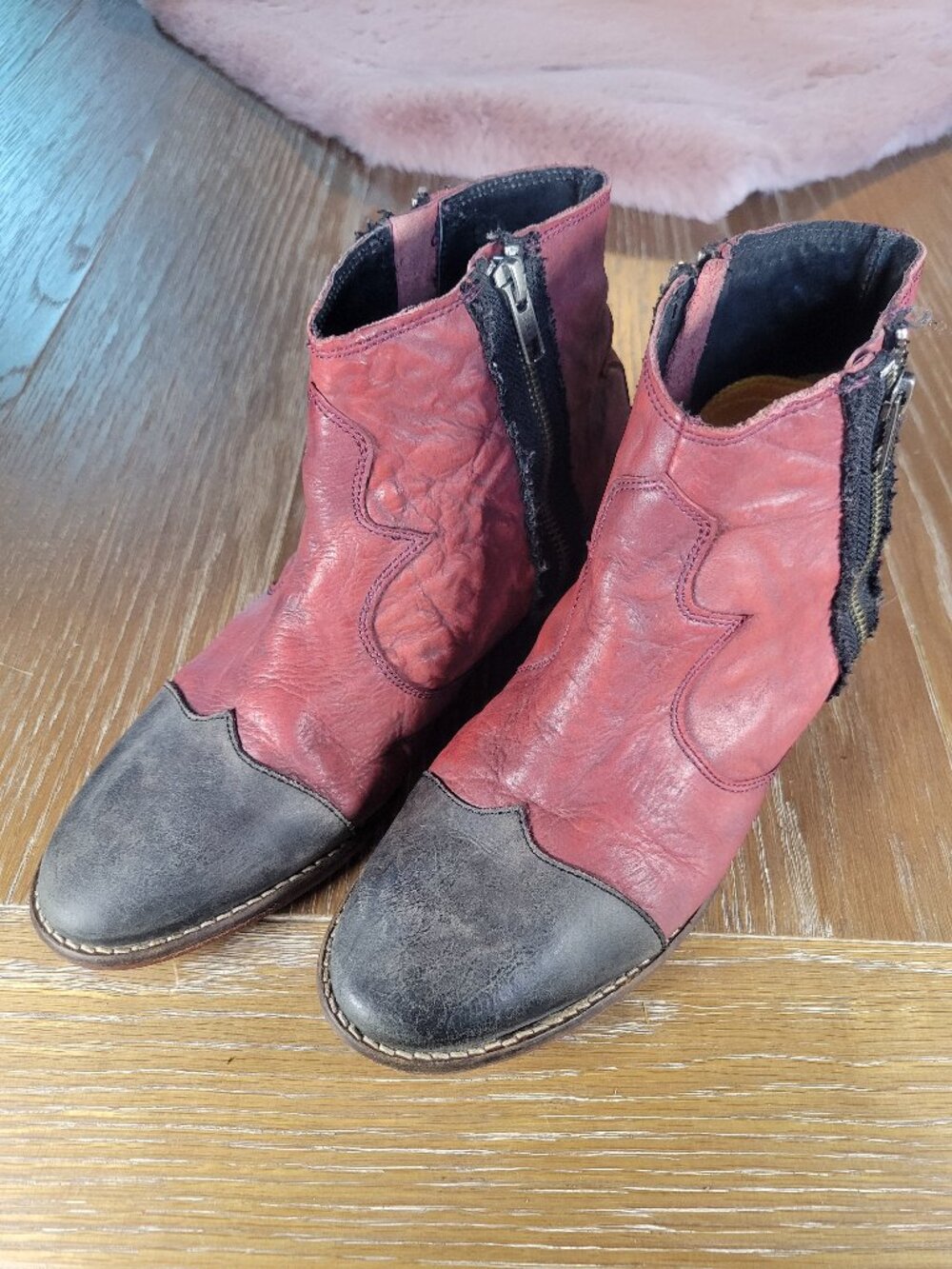 Free People Distressed Red Leather Ankle Boots Black Cap Toe Side Zip EU 39